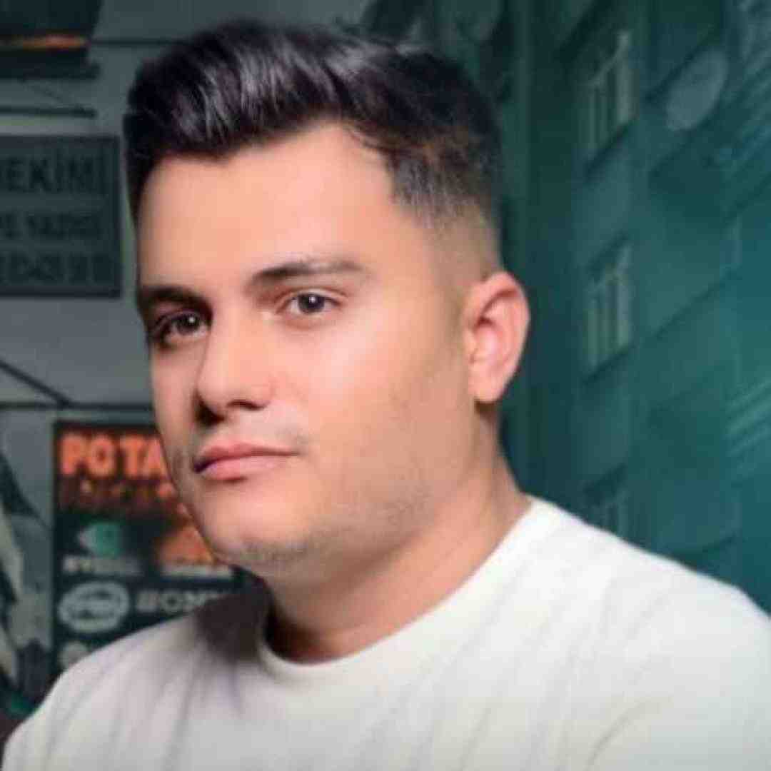 روح الله کرمی و رامین کرمی ستاره آسمانمی قشنگترین گناهمی