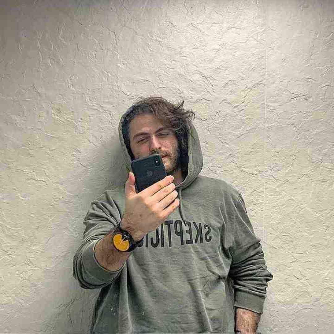 مسیح و آرش تورو نشونت نمیدم به این آسونی به همه