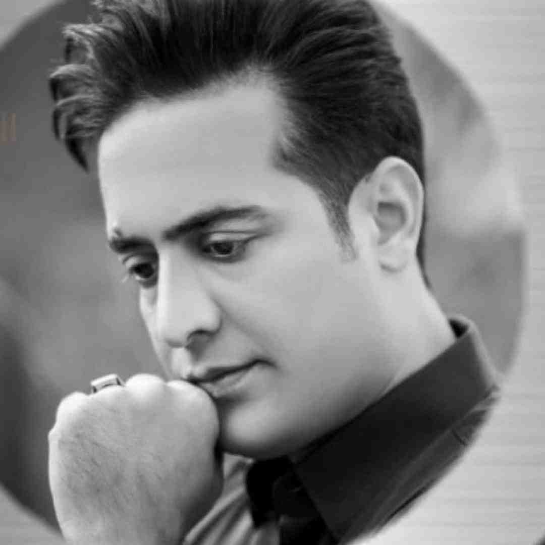 سلمان برقی دارم میرم سربازی گریه نکن یار خدانگهدار دارم میرم لب مرز