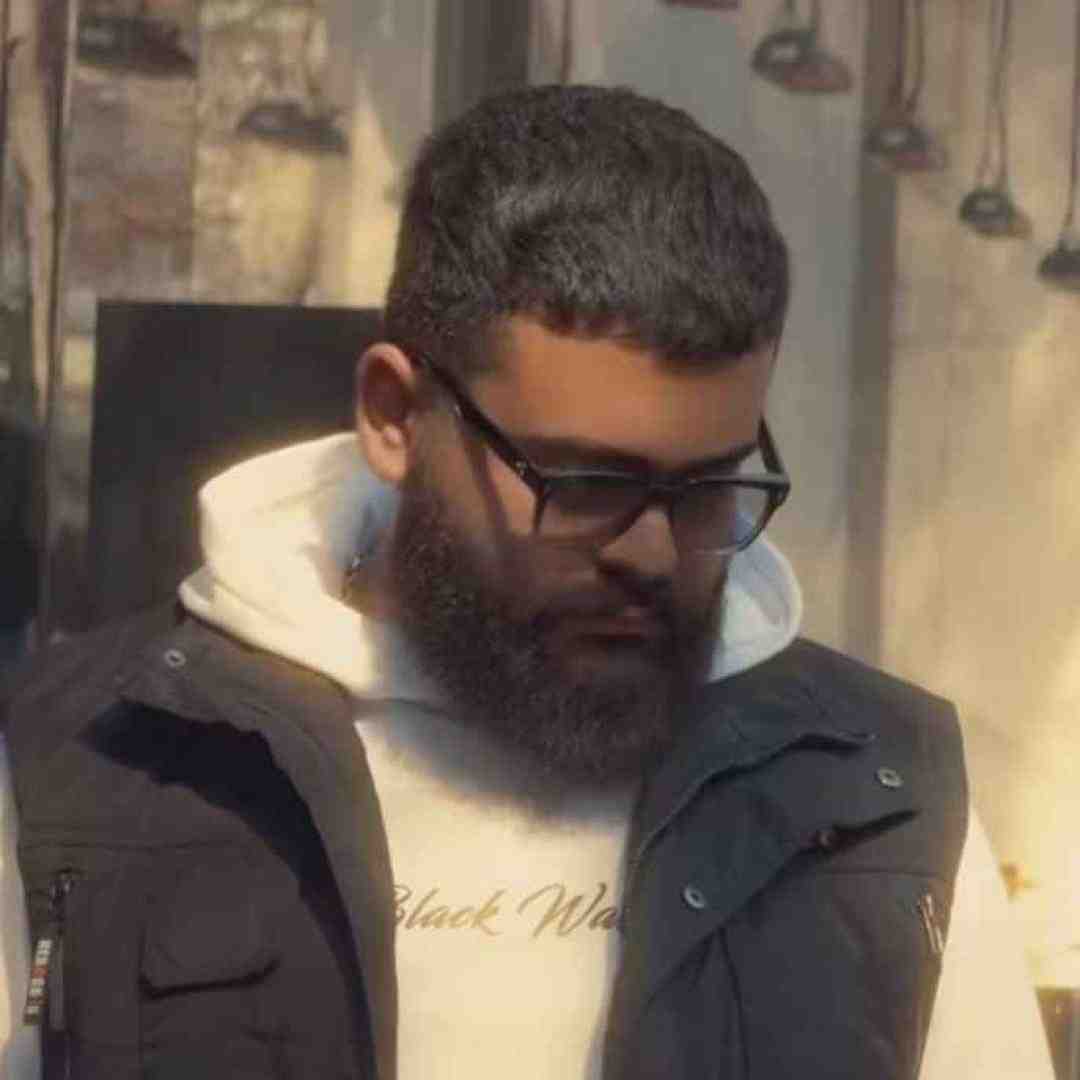 علیراد تو سختیا ننم بغلم کرد میگردم دنبالت تو