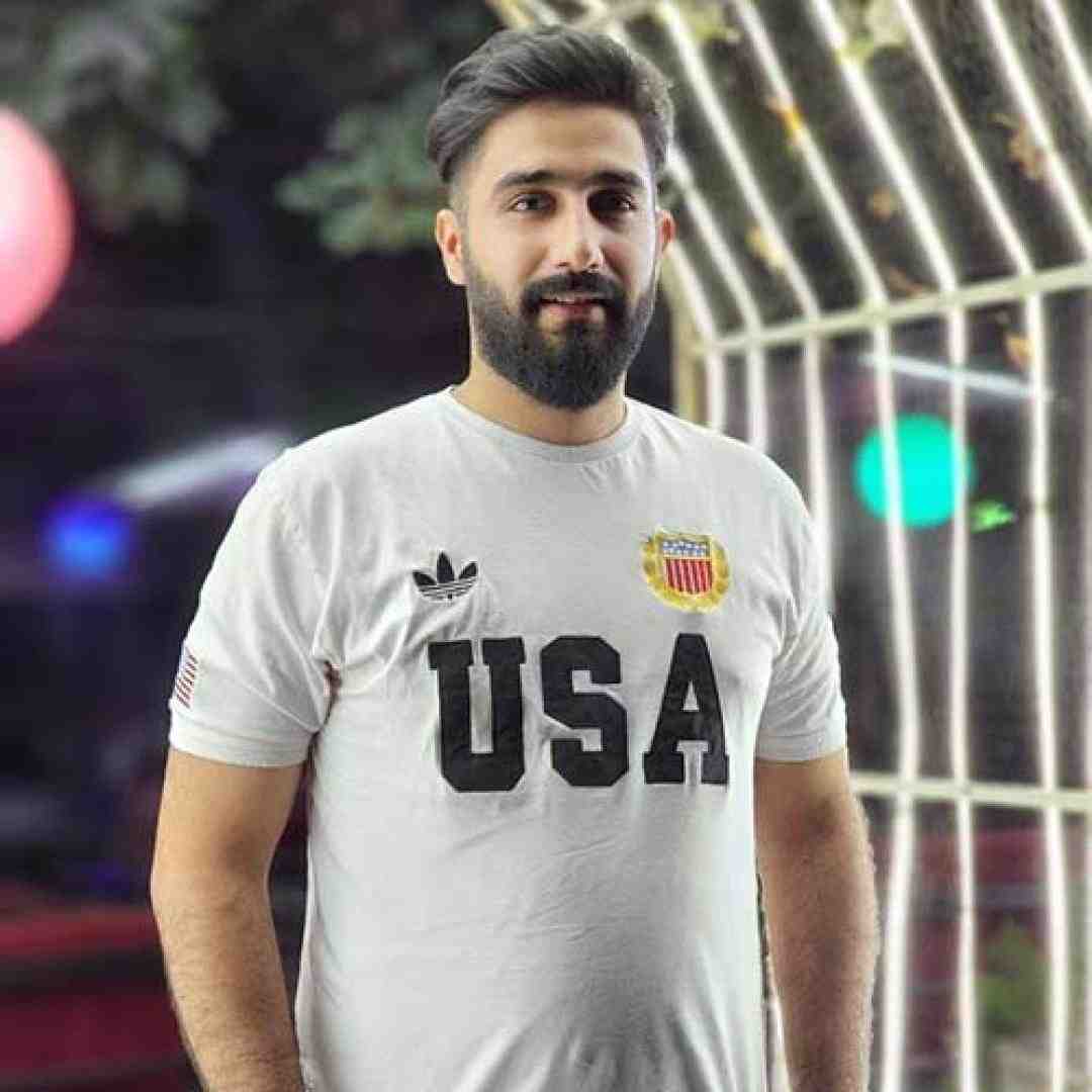 محمد امیری بحث کردم با خودم قهر کردم عکساته بغل کردم