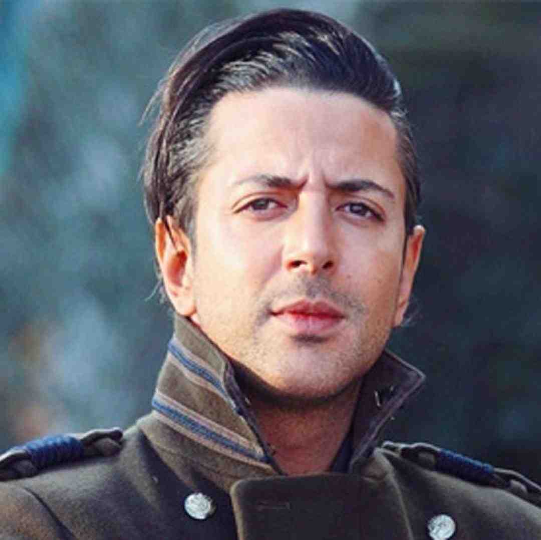 رضایا همیشه هر جا حرفت میشه میگم هیچکی