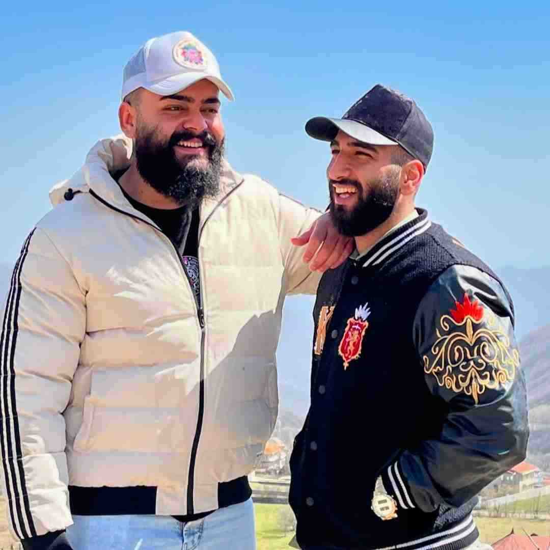 علیراد خنده پاک شد از رو لبم منم غمگین مثل همه مردام