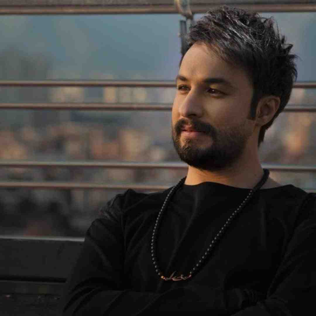 راغب هرچقدر دور شدم باز آخرش زور تو میرسه به من