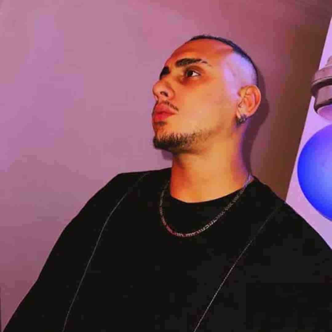 شایان یو میزنه بارون یادت میوفتم میبینم آشنا از حالت میپرسم