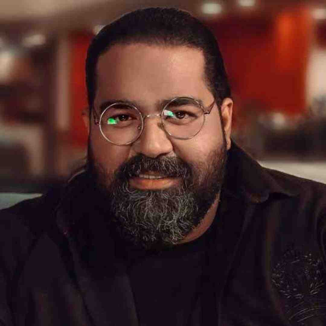 رضا صادقی شدیم یه مشت آدم تنها که فقط کنار هم
