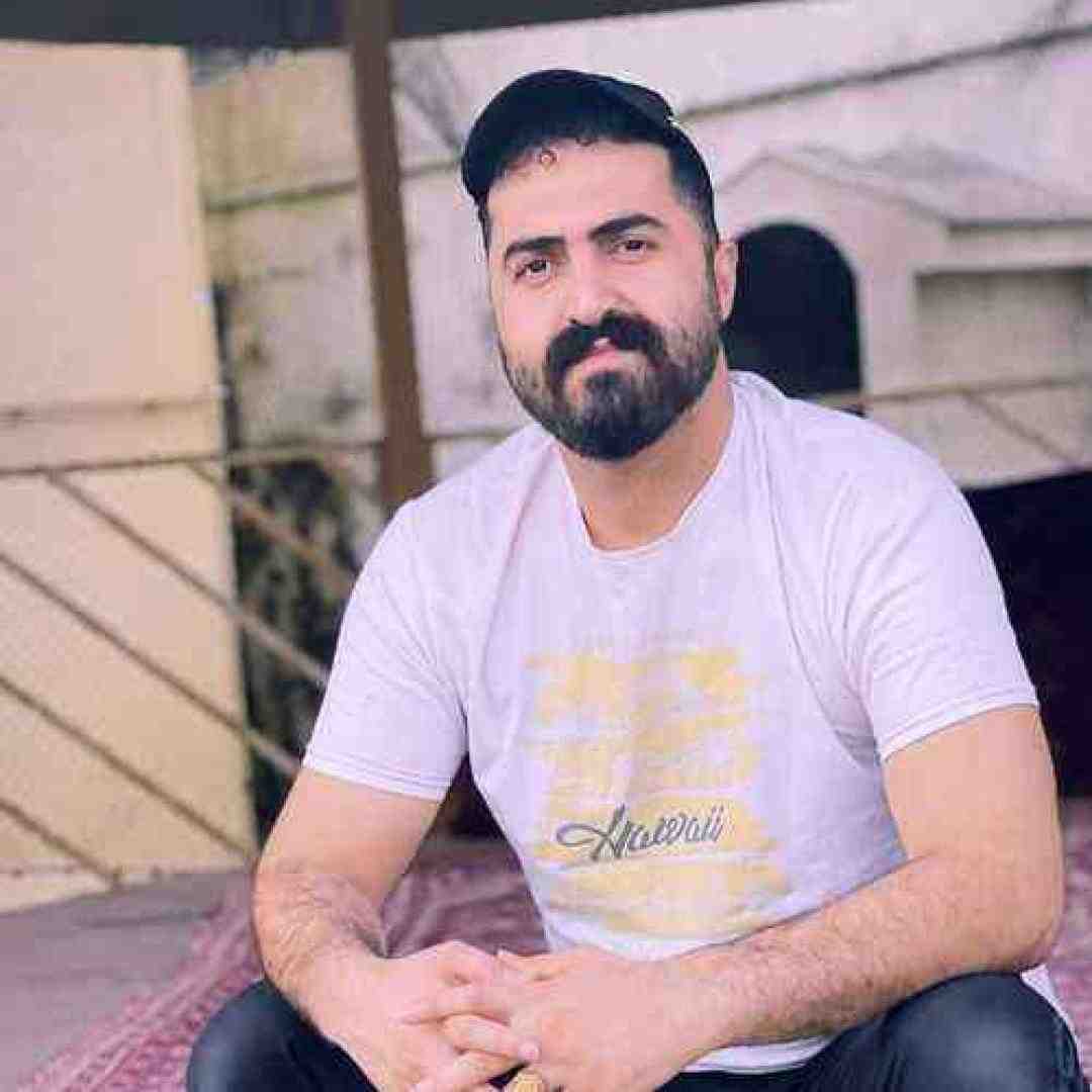 رضا کرد پرچمدار