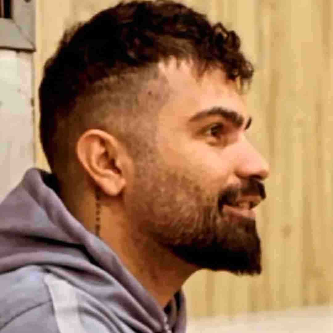 فرهاد جهانگیری سی بکه چویلم گرد رنگ رژ لبت ست کردمه