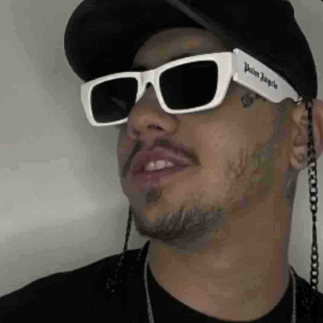 شایان یو چیکار کنم از دست تو بگو با کی عوض کنم