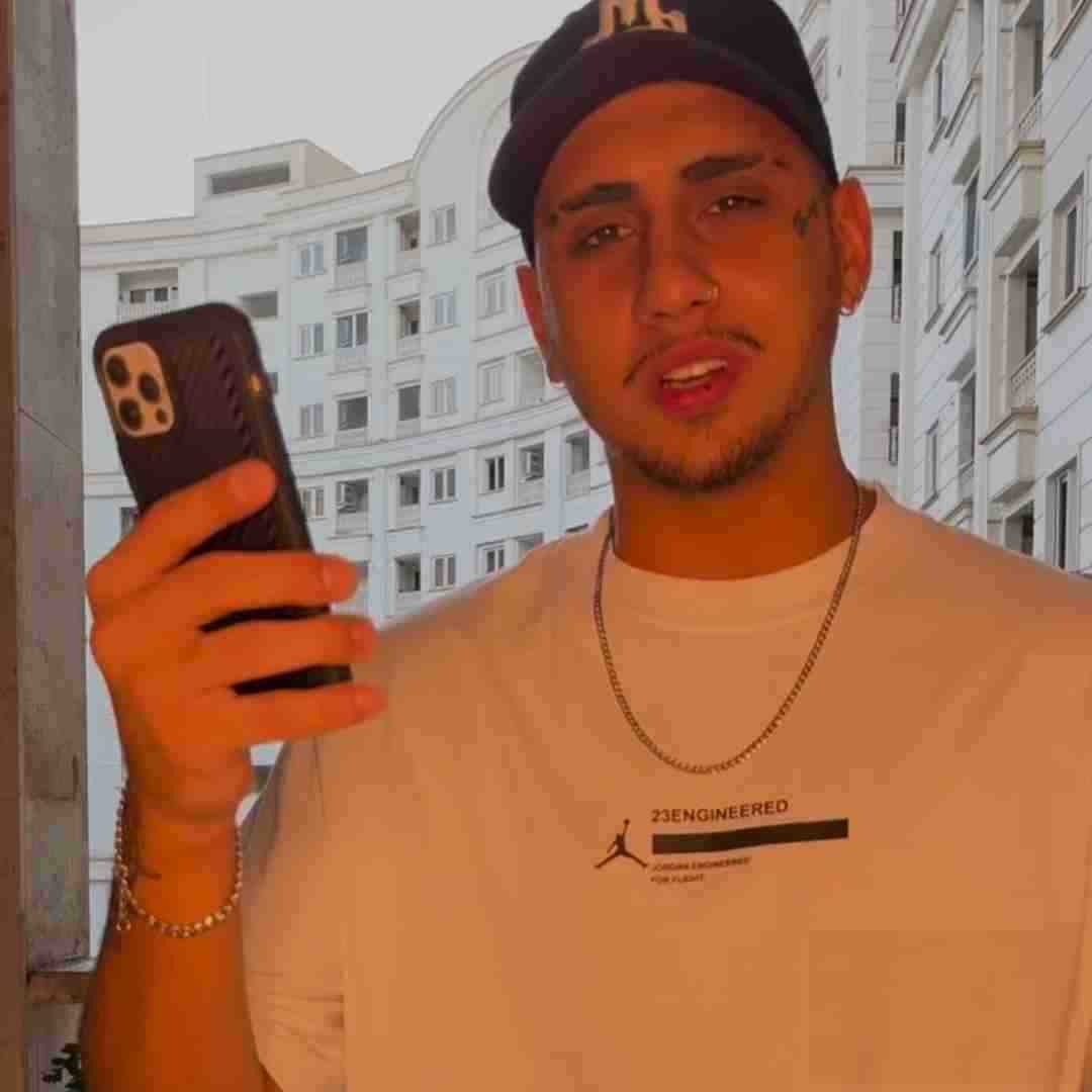 شایان یو شاید یه رو نوک قله رو خریدم شاید یه رو کل همین