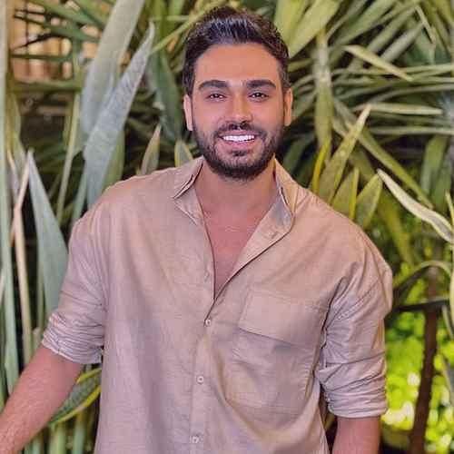 سینا درخشنده عشق تو مثل يه بغضه تو گلوم گیر ميكنه