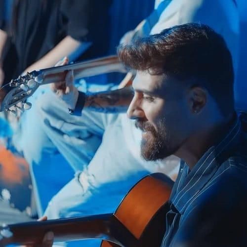 دانلود آهنگ تو رگ و ریشمی تو هر شرایط بدی پیشمی از محمد محرمی