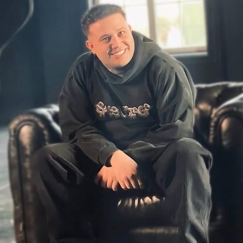 دانلود آهنگ زیبا رویان که وفا ندارن شکسته دل ها صدا ندارن از علی احمدیانی